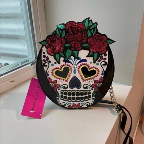 BETSEY JOHNSON SUGAR SKULL KITSCH BLACK PATENT CROSSBODY PURSE - Picture 3 of 6